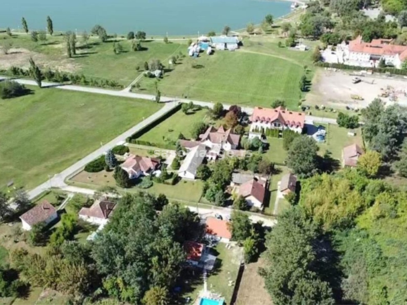 Palić House - Kuća sa bazenom kraj jezera