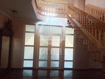 Izdajemo prelepu, prostranu kuću sa dvorištem u Petrovaradinu, 184m2, 1800e ID#4640