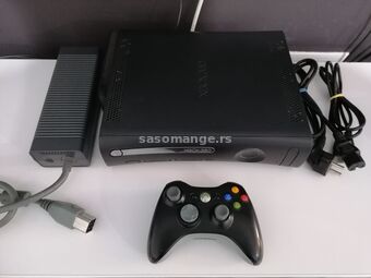 XBOX 360 (RGH3 Čipovan 750GB HDD 150 igrica)