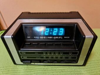 DIGITAL TIME Auritone - radio sat - budilnik na struju