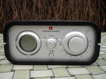 KIENZLE SR-05 - stoni radio sat-budilnik