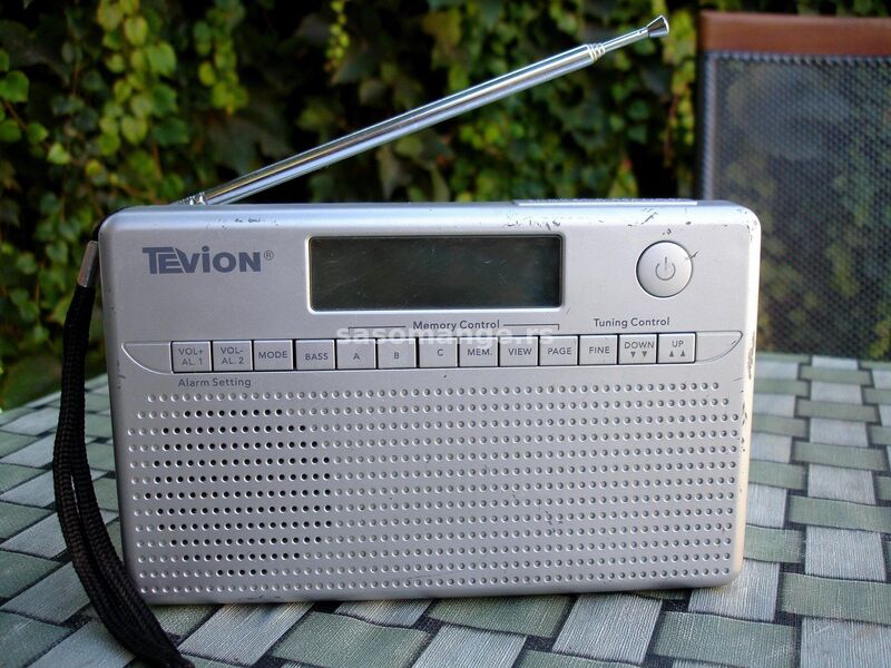 TEVION MD-82157 - digitalni radio tranzistor