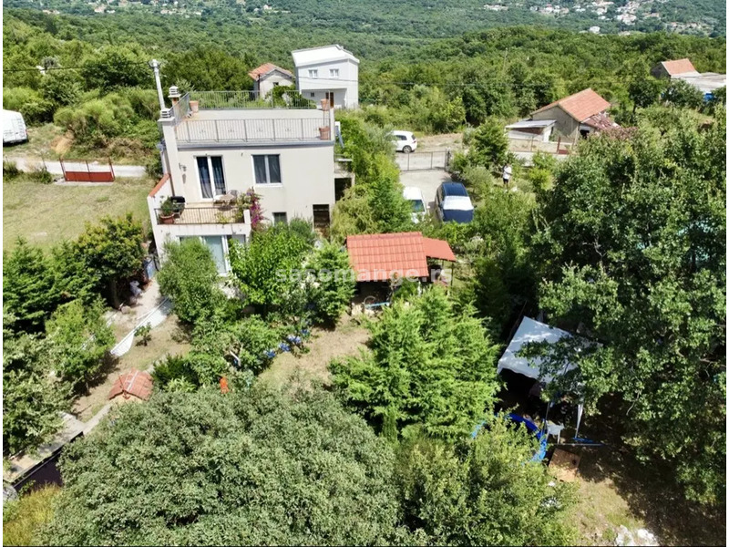 Prodaje se kuća sa baštom i prekrasnim pogledom na planinu u Šušnju, Bar