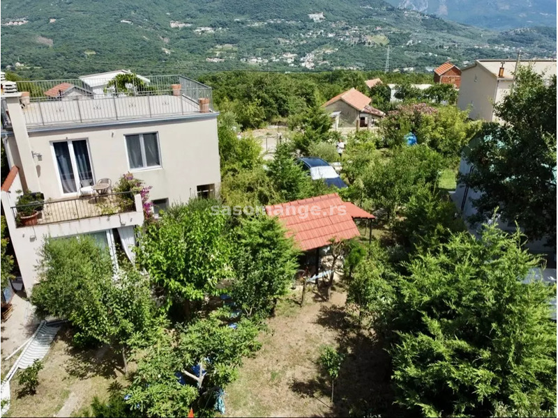 Prodaje se kuća sa baštom i prekrasnim pogledom na planinu u Šušnju, Bar