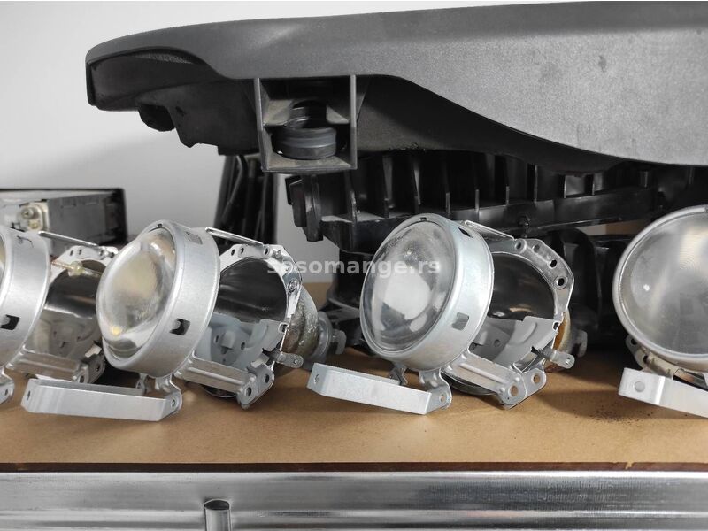 VW passat b5,5 fabricki projektori