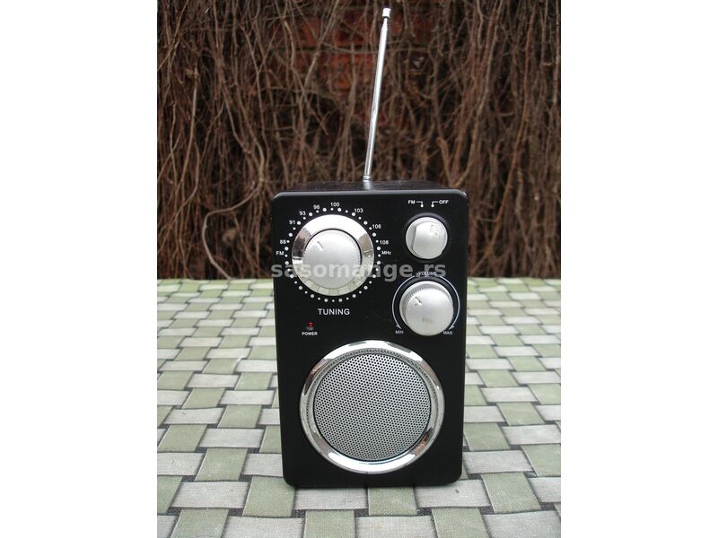 UKW radio tranzistor na baterije
