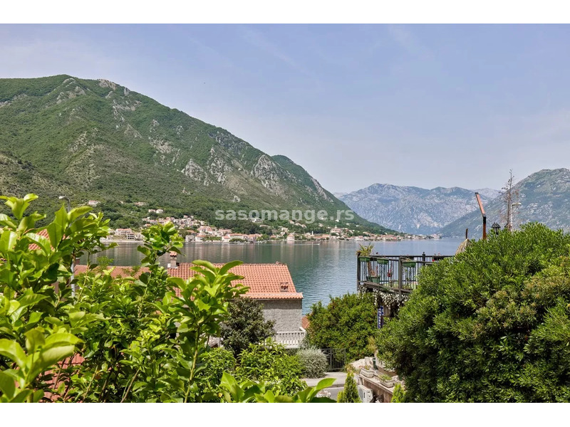 Prelijepa vila sa pogledom na more u Dobroti, Kotor