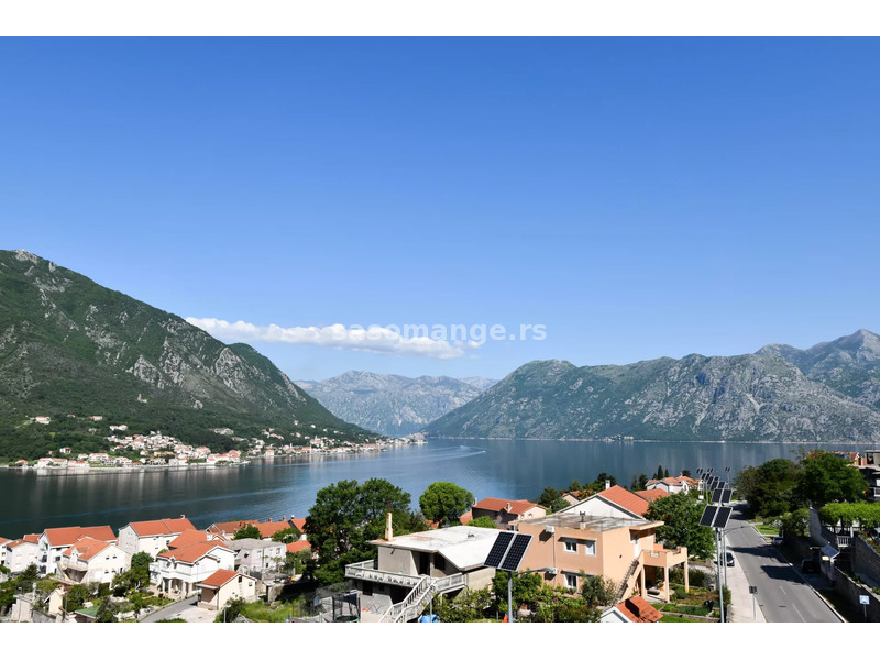 Vila sa bazenom na odličnoj lokaciji, Dobrota, Kotor