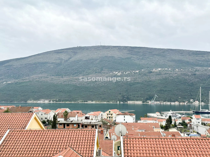 Lijep dvosoban stan u novogradnji sa pogledom na more u Kumboru, Herceg Novi