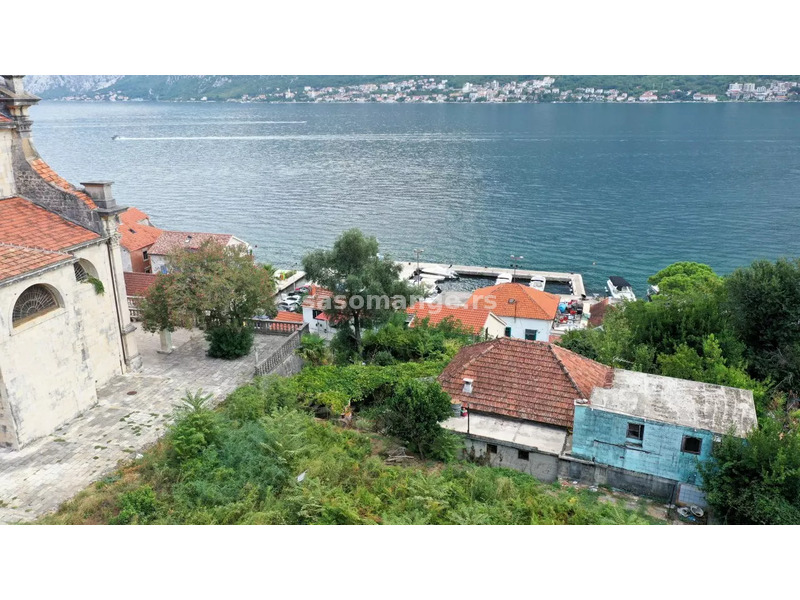 Građevinski plac u centru Prčnja, Kotor