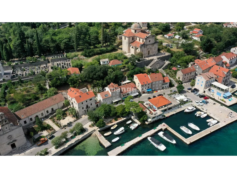 Građevinski plac u centru Prčnja, Kotor