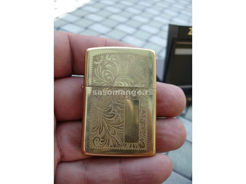 ZIPPO - benzinski upaljač u zlatnoj boji NOVO!