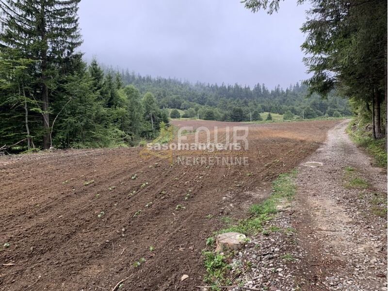 FUŽINE- GORSKI KOTAR PREDIVNA DRVENA VILA SA ZEMLJIŠTEM OD 28.000m2!