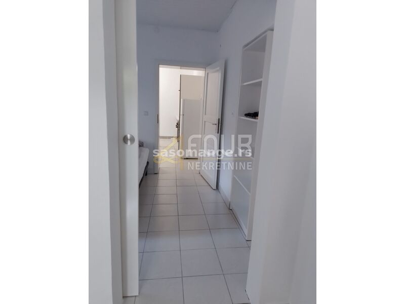 Istra, Vodnjan, adaptirana kuća 450m2, 5 apartmana, garaža