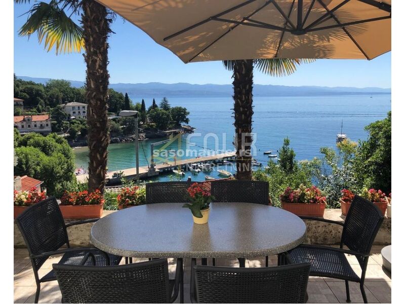 Opatija, Ika, samostojeća kuća 50m od mora!