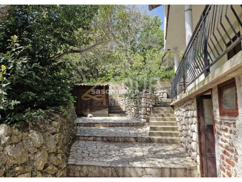 Novi Vinodolski, kuća s 3 apartmana