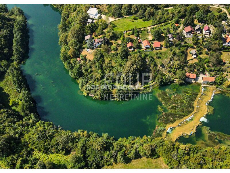 Duga Resa - Zvečaj, prekrasno imanje na obali Mrežnice