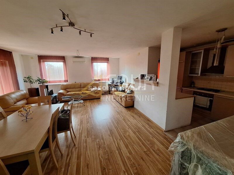 Istra, Umag - okolica, samostojeća kuća 330m2, 3 stana