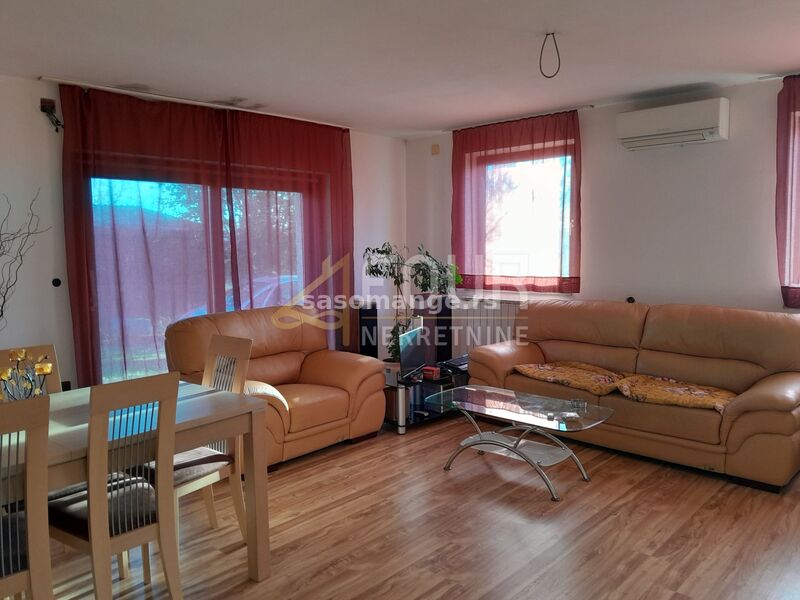 Istra, Umag - okolica, samostojeća kuća 330m2, 3 stana