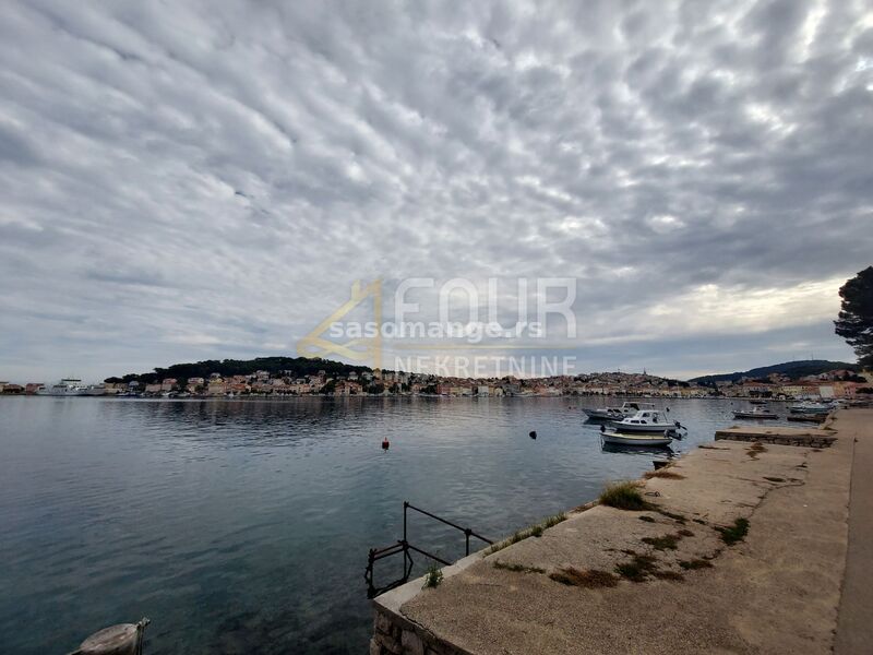 Mali Lošinj, 202.44m2, kuća 20m od rive, veliki potencijal!