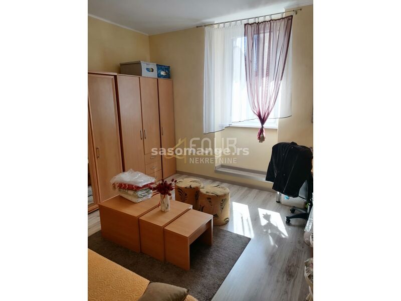 Istra, Pula, 105m2, 3s+db, terasa, konoba, garaža