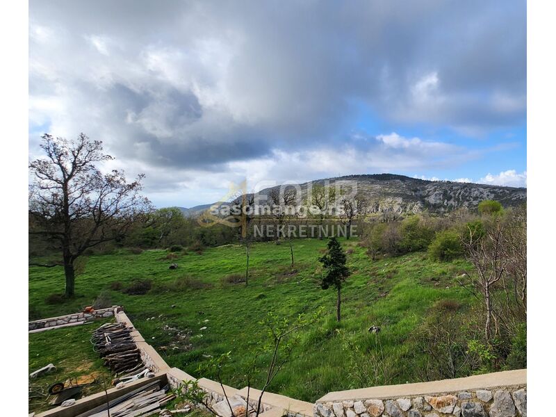 Crikveničko zaleđe, Grižane, samostojeća kuća, okućnica 892m2