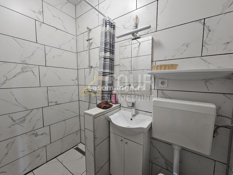 Crikvenica, Dramalj, 181m2, 3 apartmana + bungalov, okućnica, blizina mora