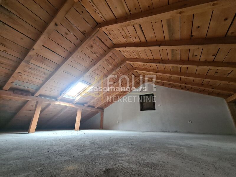 Otok Krk, Dobrinj - okolica, kuća s 4 stana, 225.96m2, okućnica