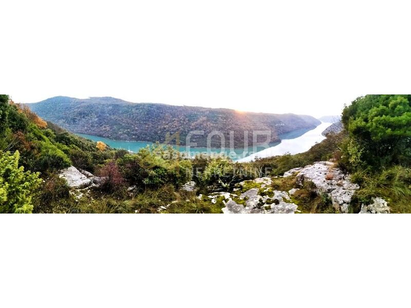 Istra, Sveti Lovreč, zemljište 30.902m2, pogled na Limski kanal