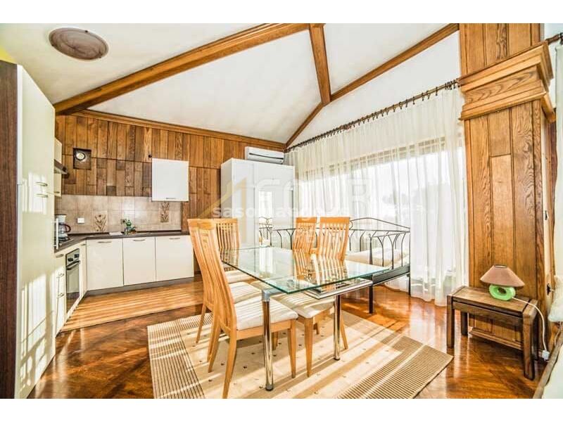 Opatija, kuća s 10 apartmana i pogledom na more, 586m2