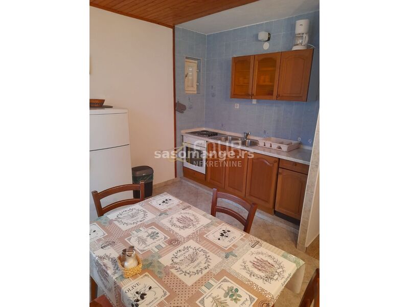 Otok Rab, Supetarska Draga, kuća s 5 apartmana, 1. red do mora