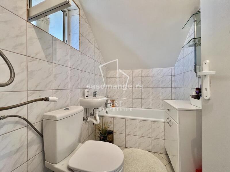 Ugrinovci, kuća mereno 301m2 ID#8176