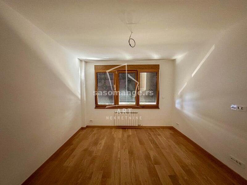 Vračar, dve stambene jedinice , mereno 82m2 ID#8559