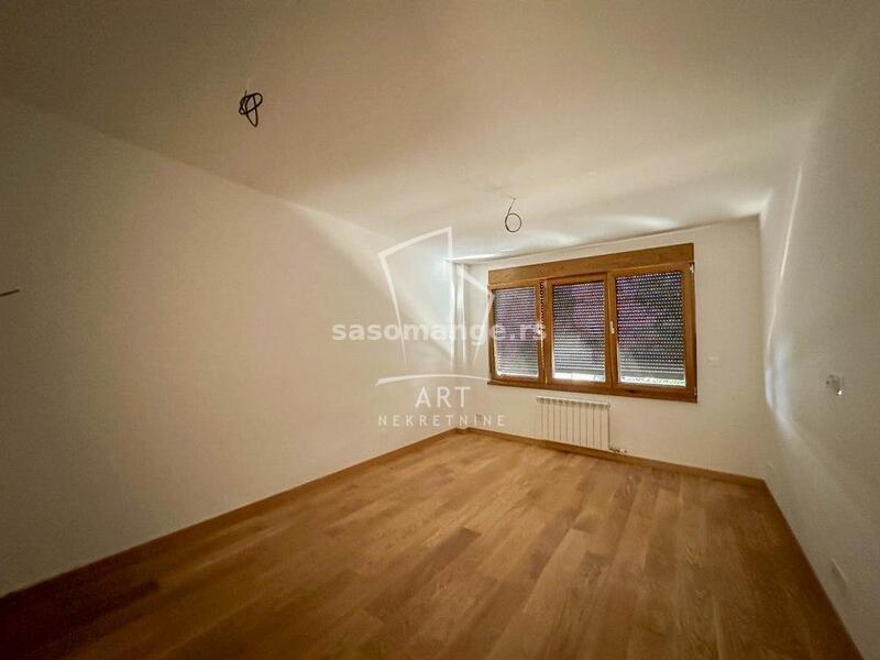 Vračar, dve stambene jedinice , mereno 82m2 ID#8559