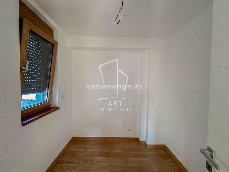 Vračar, dve stambene jedinice , mereno 82m2 ID#8559