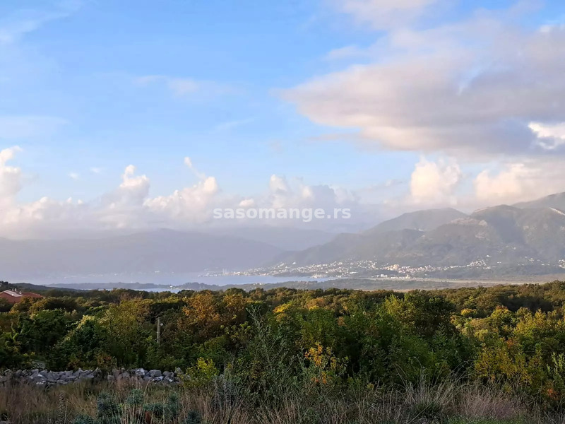 Urbanizovana parcela sa pogledom na Tivat i zaliv, Vranovići