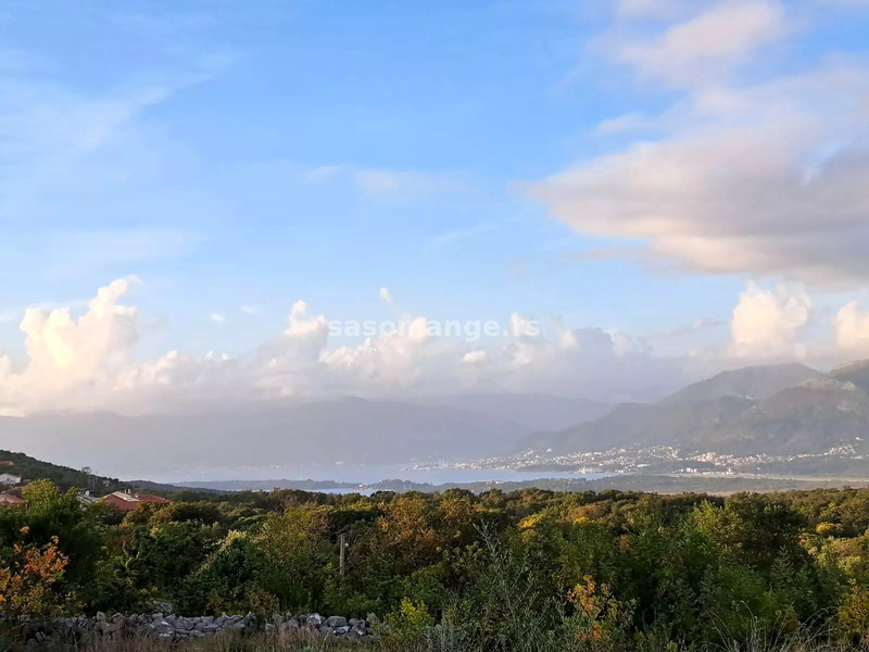 Urbanizovana parcela sa pogledom na Tivat i zaliv, Vranovići