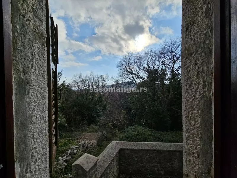 Predivna velika kamena kuca za renovaciju u Zagori, na 5 minuta od plaze Jaz