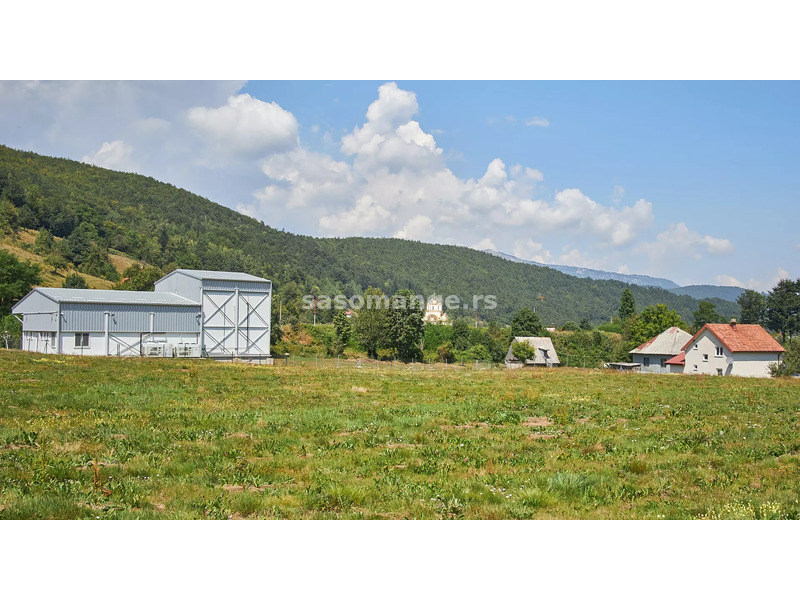 Plac idealan za investiciju sa pomocnim objektima i hladnjačom, Mojkovac