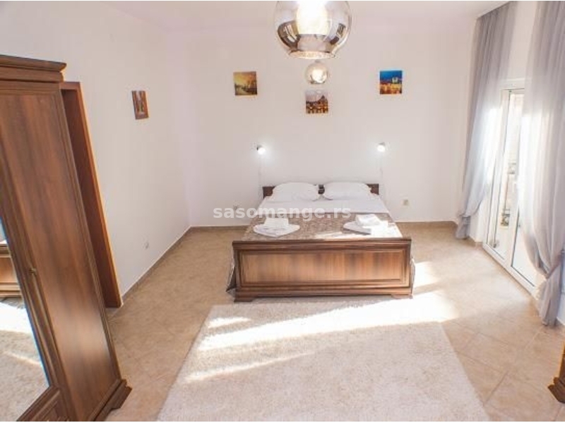 Hitno se prodaje komorna kuca u Boki Kotorskoj. Cijena - 259.000 eura!
Ova #nekretnina u Crnoj Go...