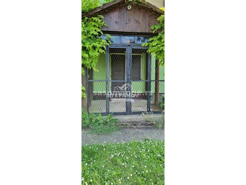 Poslovni prostor u naseljenom mestu Lukićevo ID#1525
