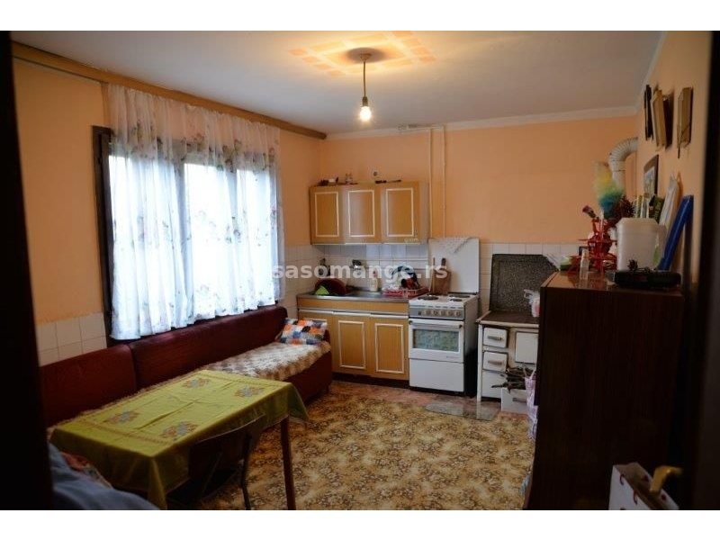 Prodaje se kuća,180 m2, ul.Rada Drobnjaka,Prijepolje