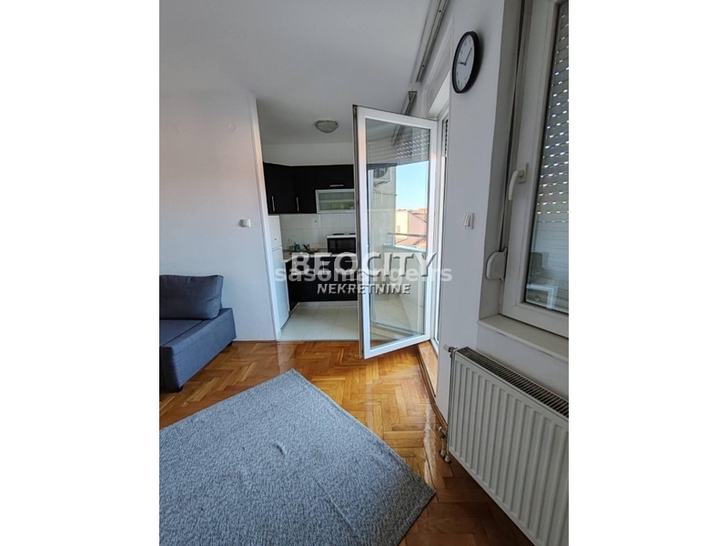 Novi Sad, Bulevar patrijarha Pavla, , 1.5, 35m2