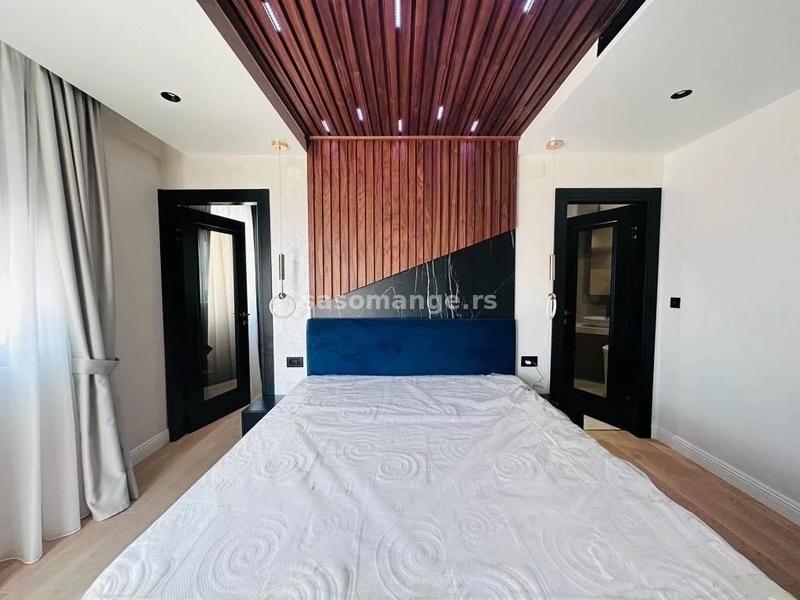 Novi stan u Tivtu - u pješačkoj udaljenosti od Porto Montenegro.
Površina apartmana je 105 m2 plu...