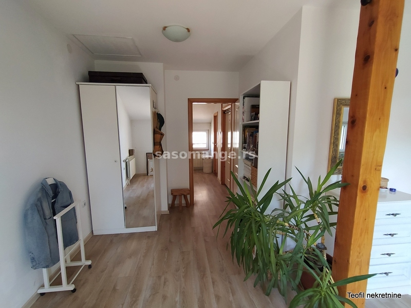 ZEMUN ,ZEMUN - KALVARIJA ,280m2 , 349000e