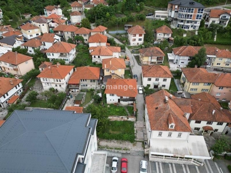 Prodaje se starija kuća 198 m2, plac 315 m2, Prijepolje