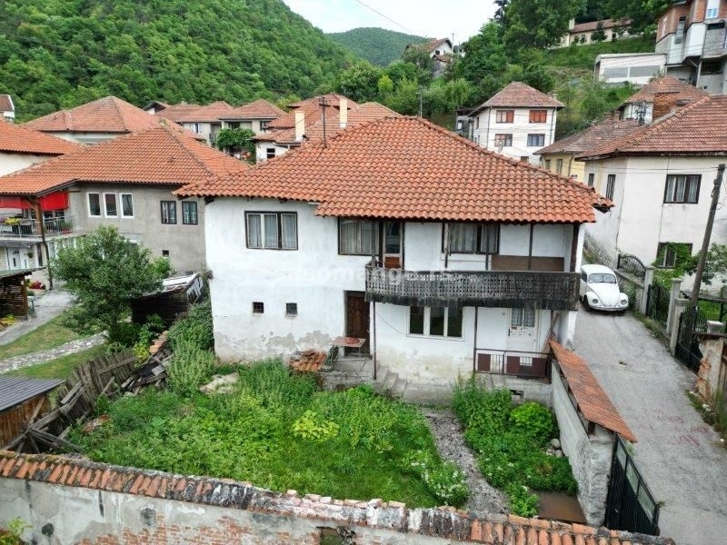Prodaje se starija kuća 198 m2, plac 315 m2, Prijepolje