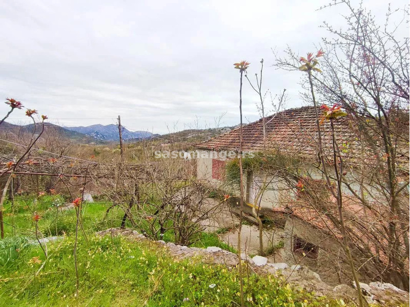 Fantasticno tradicionalno imanje nadomak Skadarskog jezera u Drusicima, idealno za Eko turizam