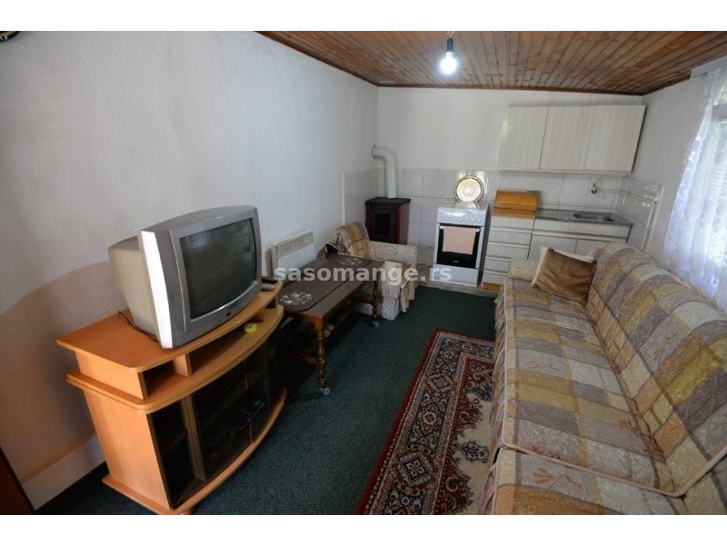 Prodaje se kuća 58 m2, 3 pomoćna objekta i okućnicom 35 ari,Prijepolje