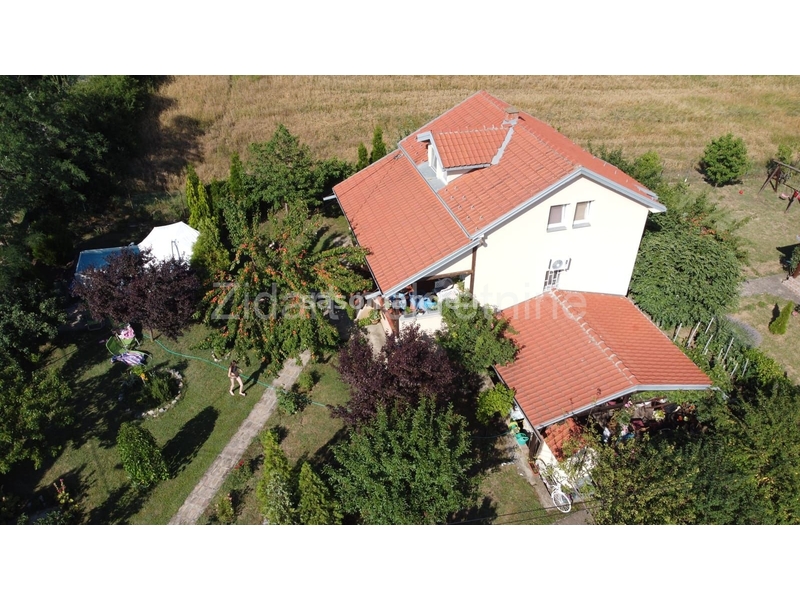 Lepa porodična kuća, Obrenovac, Barič, 163m2, 6,7a